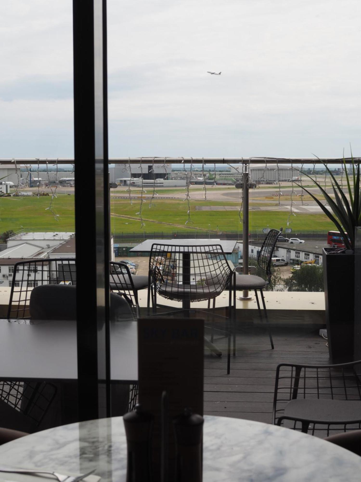 Courtyard By Marriott London Heathrow Airport Hotel Harlington  Kültér fotó