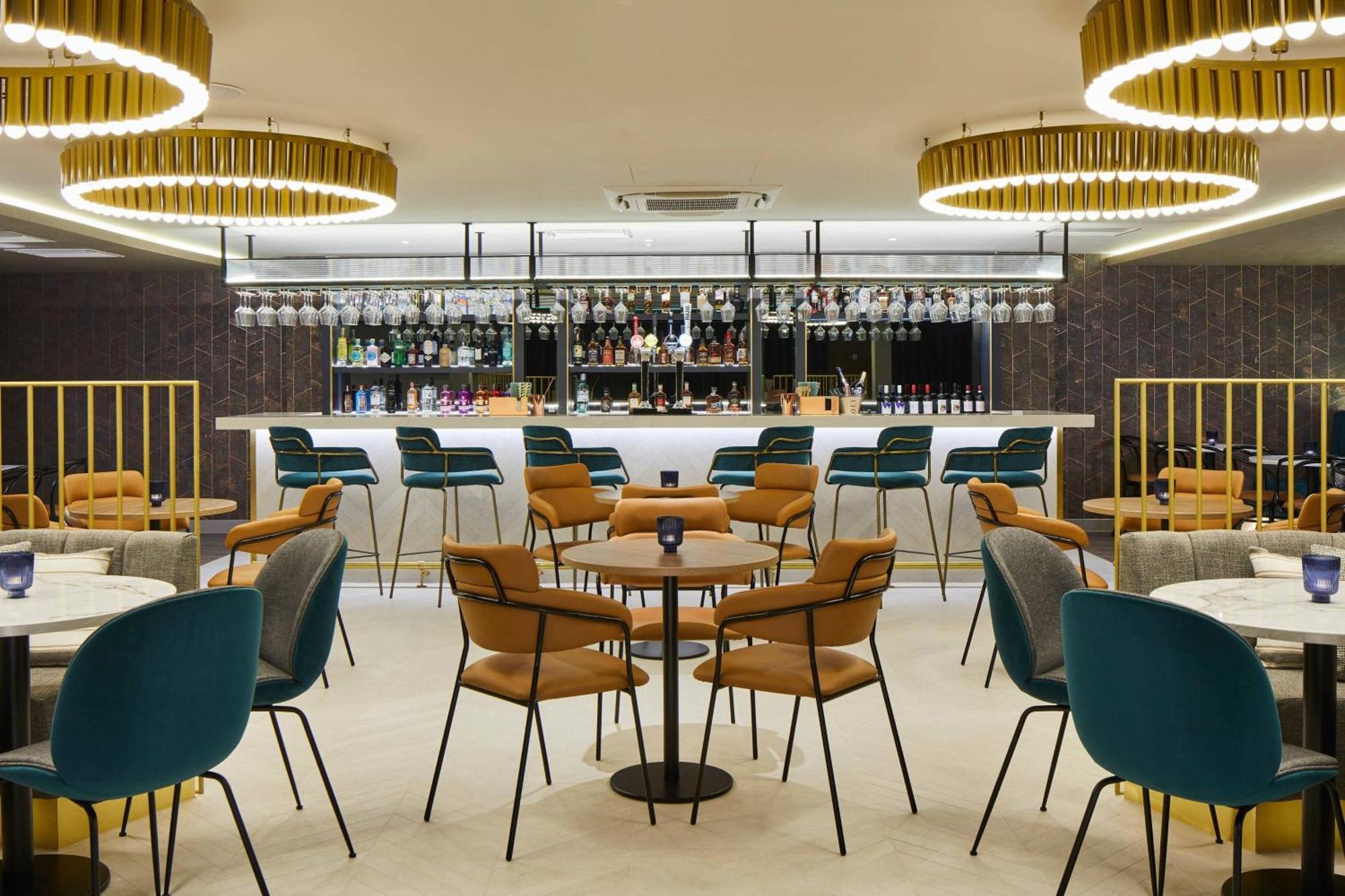 Courtyard By Marriott London Heathrow Airport Hotel Harlington  Kültér fotó