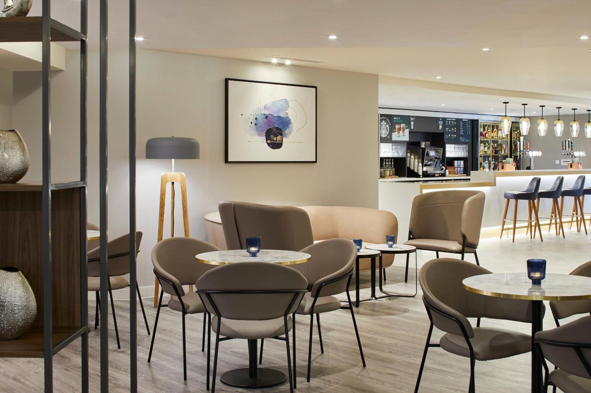Courtyard By Marriott London Heathrow Airport Hotel Harlington  Kültér fotó