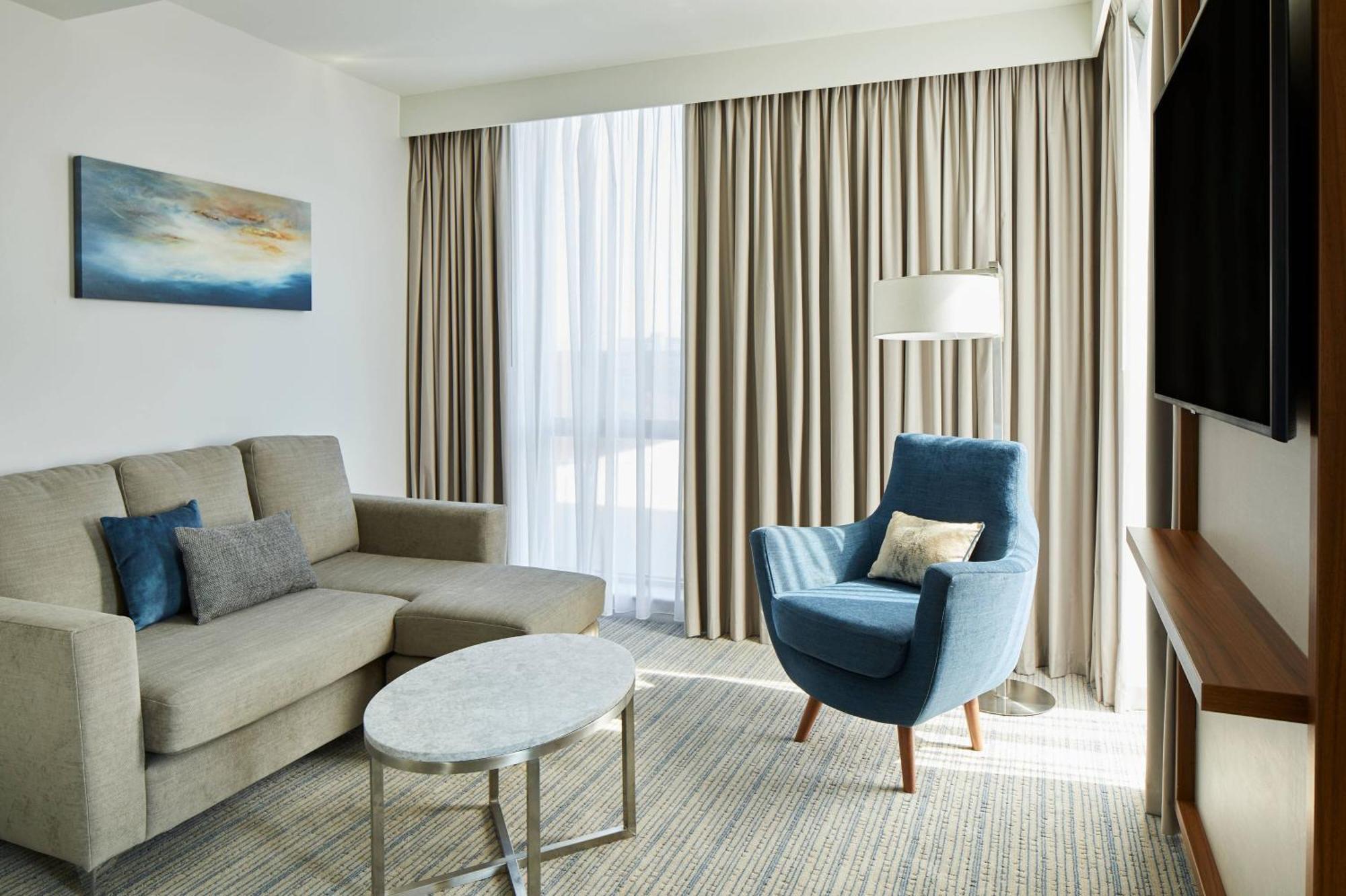 Courtyard By Marriott London Heathrow Airport Hotel Harlington  Kültér fotó