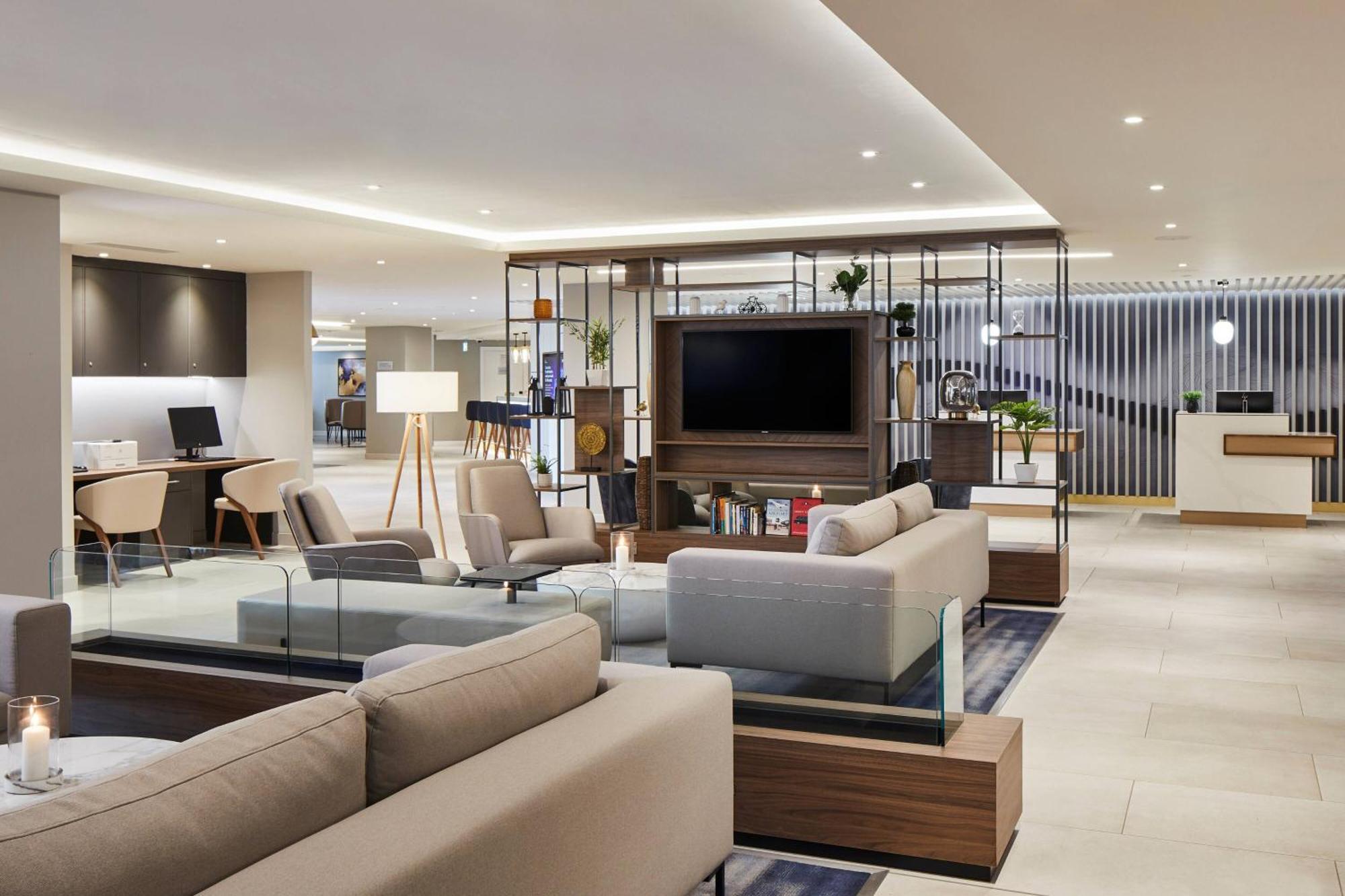 Courtyard By Marriott London Heathrow Airport Hotel Harlington  Kültér fotó